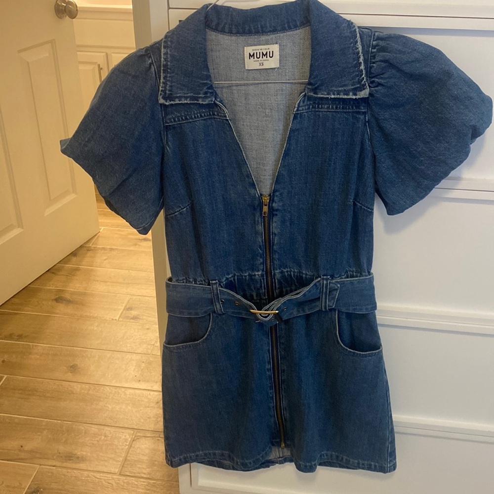 Show me your mumu dress size XS.